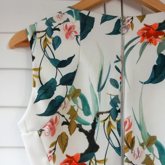 M&S Collection Fitted Midi Dress Ivory Size 8 Floral Bodycon Wedding Cruise BNWT - Picture 10 of 12